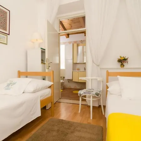 Βίλα Oldstyle With A Seasonal Pool