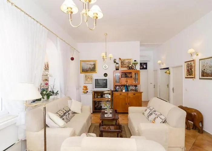 Oldstyle With A Seasonal Pool Villa *