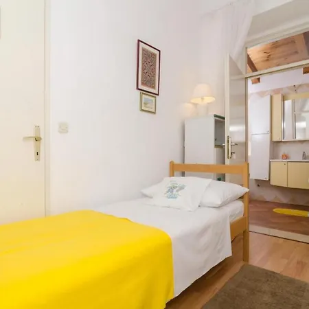 Oldstyle With A Seasonal Pool Villa