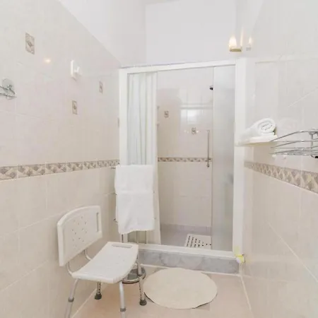 Oldstyle With A Seasonal Pool * Mlini