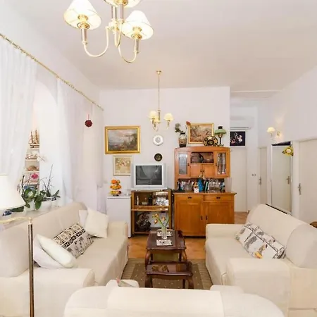 Oldstyle With A Seasonal Pool Villa *