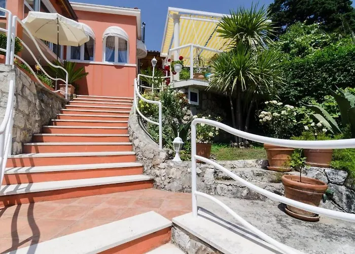 Oldstyle With A Seasonal Pool Vila Mlini